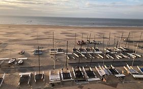 Seafront appartement on seawall of Knokke-Duinbergen